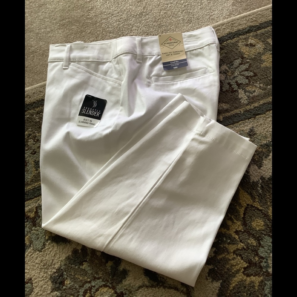 St Johns Bay capris white size 12 NWT secretly slimming Built-in Slimming